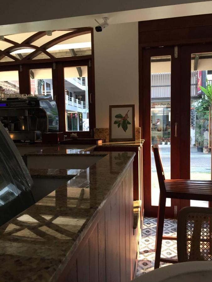 Valentier Cafe And Hotel Chiang Mai Zewnętrze zdjęcie