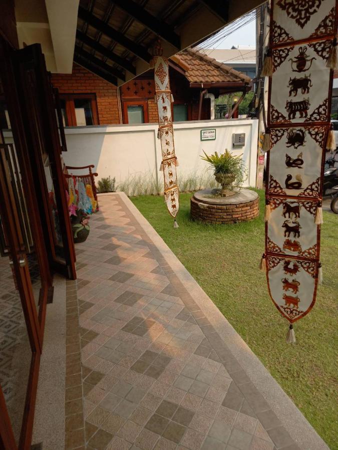 Valentier Cafe And Hotel Chiang Mai Zewnętrze zdjęcie
