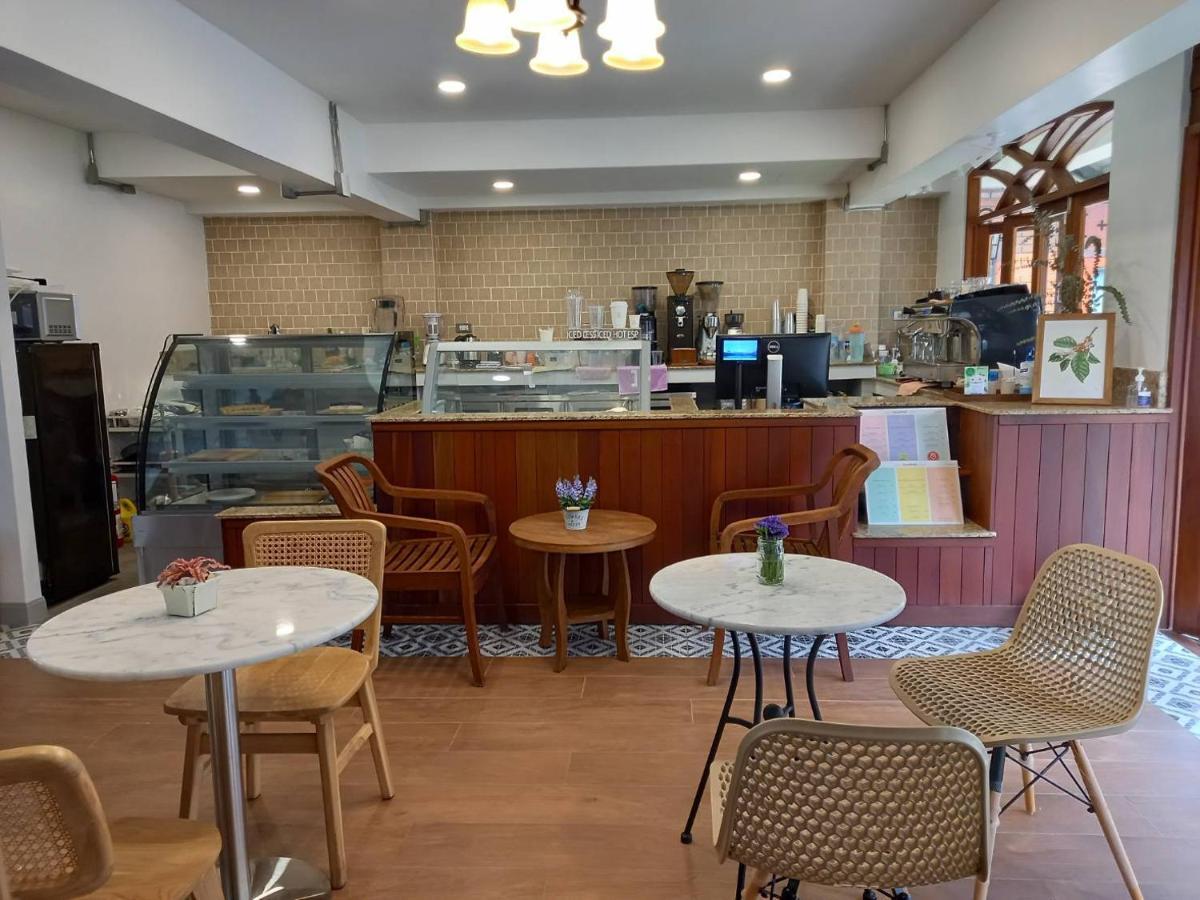 Valentier Cafe And Hotel Chiang Mai Zewnętrze zdjęcie